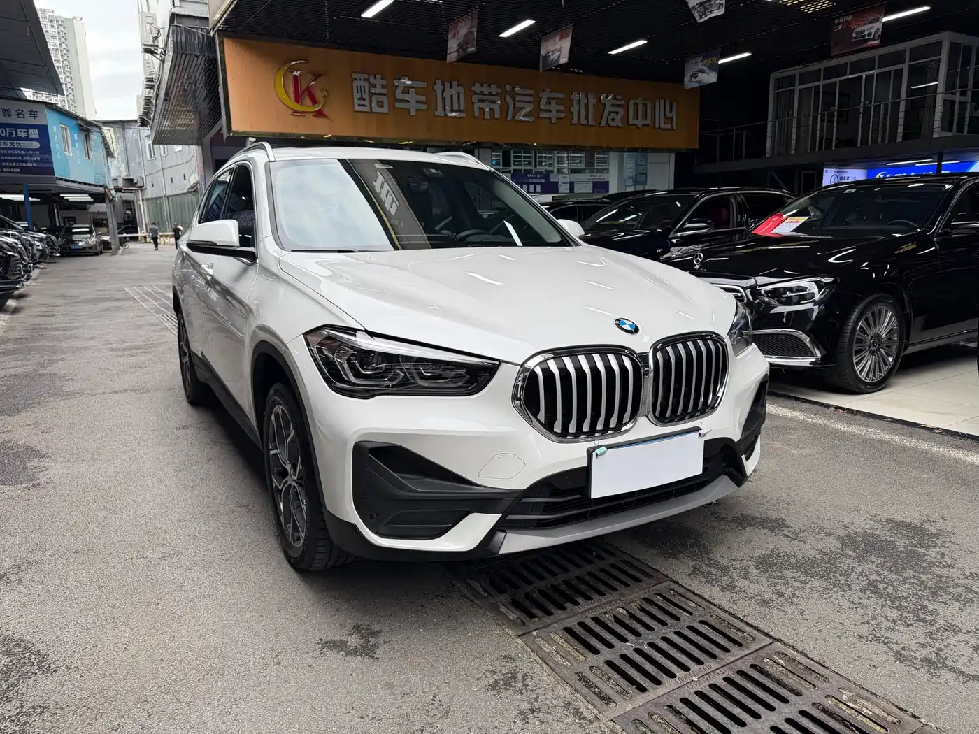 BMW X1 2022 sDrive25Li Leading фото 3