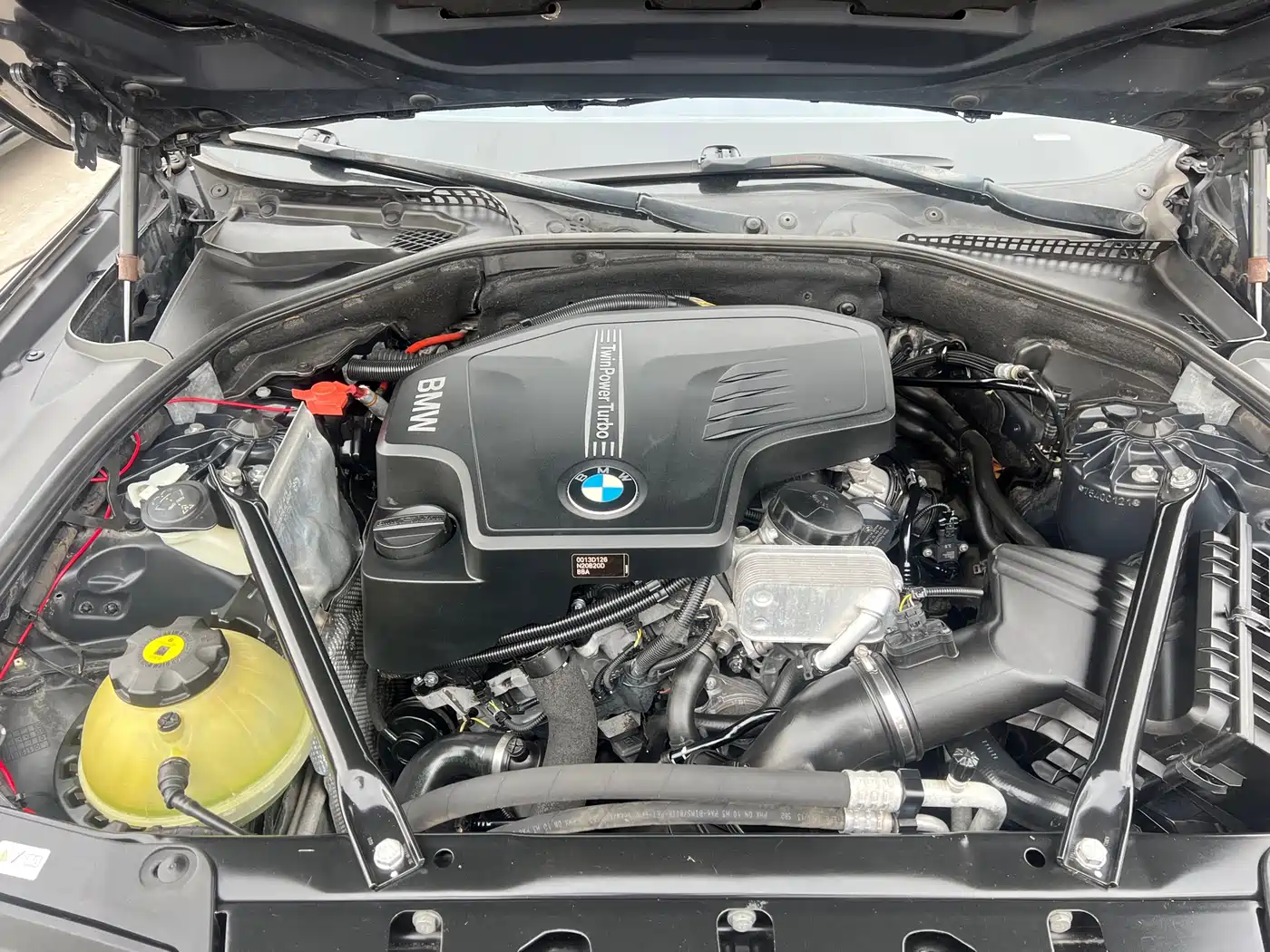 BMW 5 Series 2013 520Li Elegance фото 28