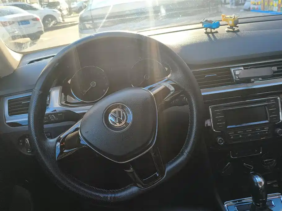 Volkswagen Bora 2016 1.6L Automatic Luxury фото 15