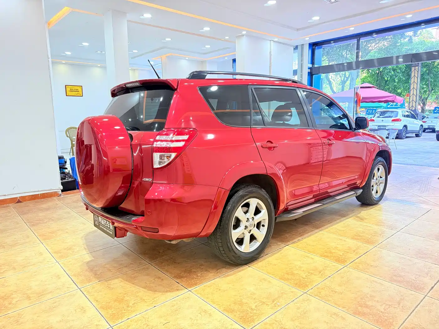 Toyota RAV4 Rongfang 2010 2.4L Automatic Luxury Upgrade Edition фото 4