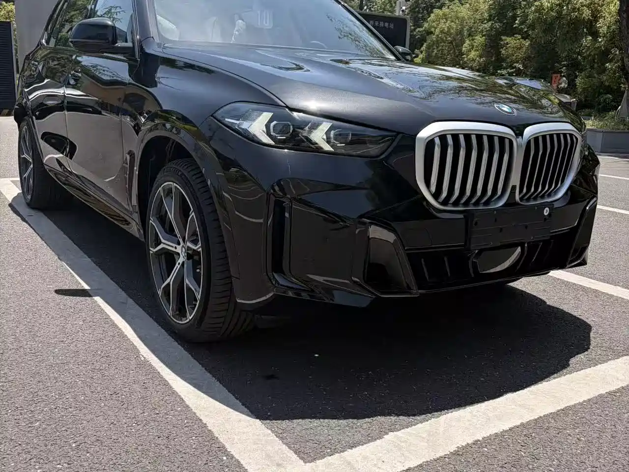 BMW X5 2026 xDrive 30Li Luxury M Sport Night Edition Package фото 3