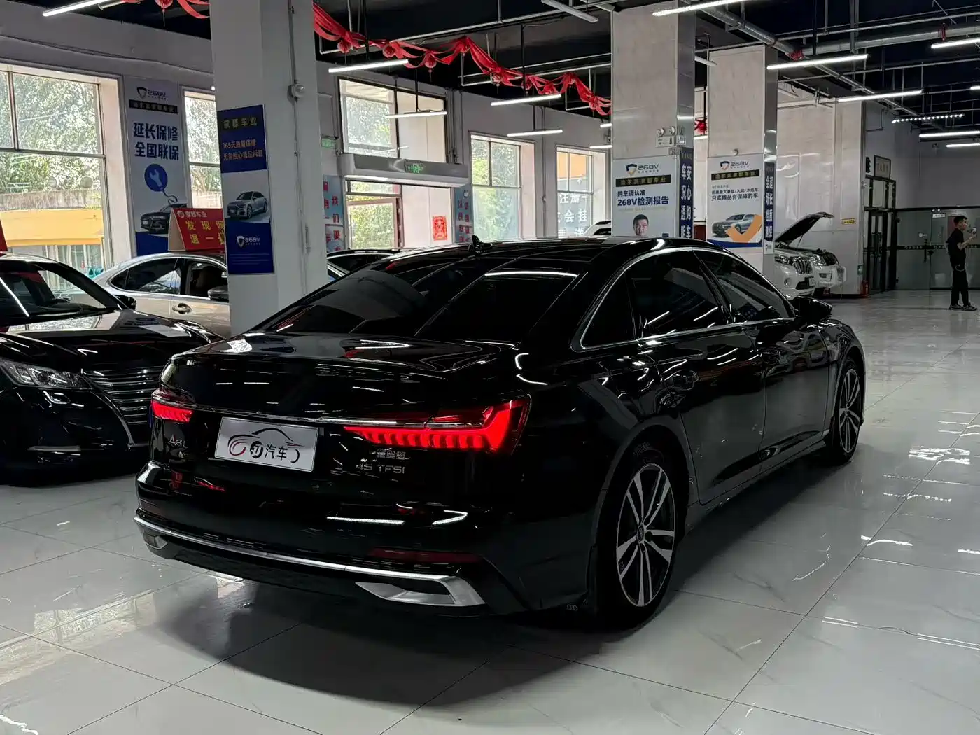 Фото 4 - Audi A6L