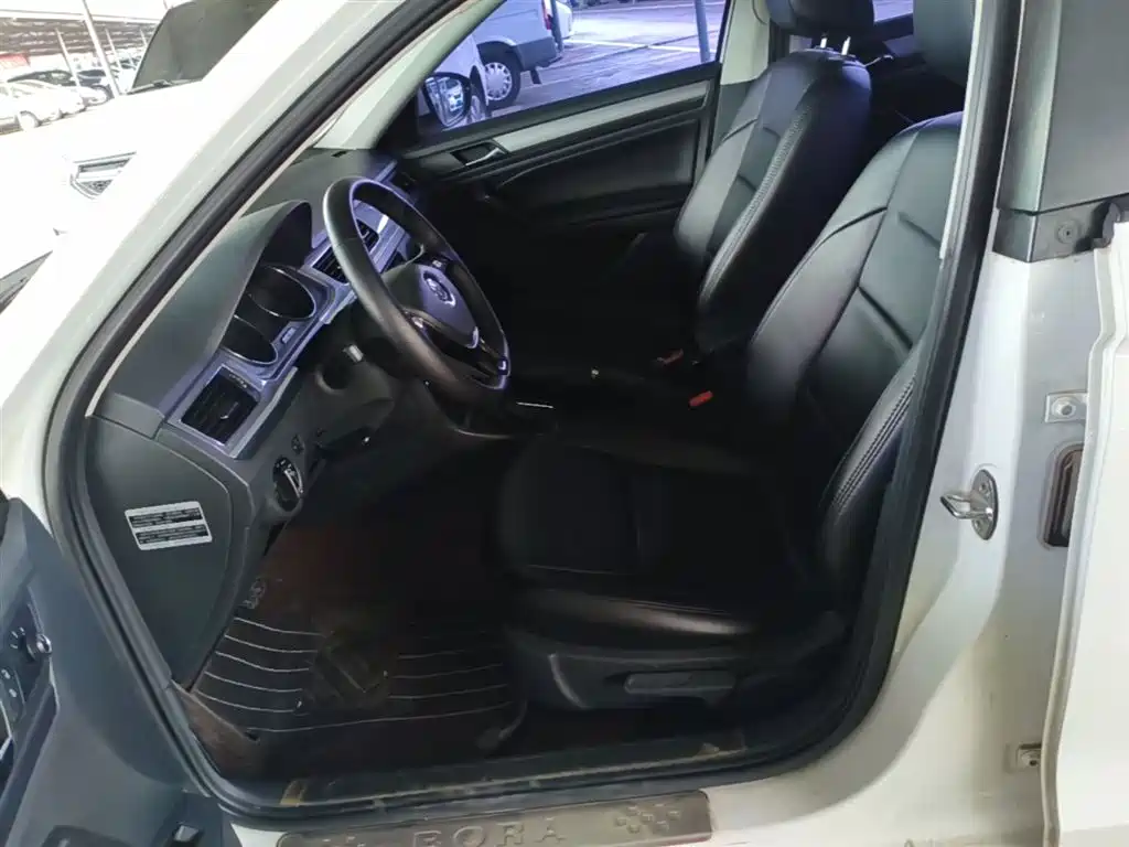 Volkswagen Bora 2016 Model 1.6L Automatic Fashion фото 15