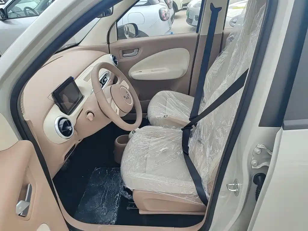 Wuling Motors Hongguang MINIEV 2026 2025 4-Door Advanced
