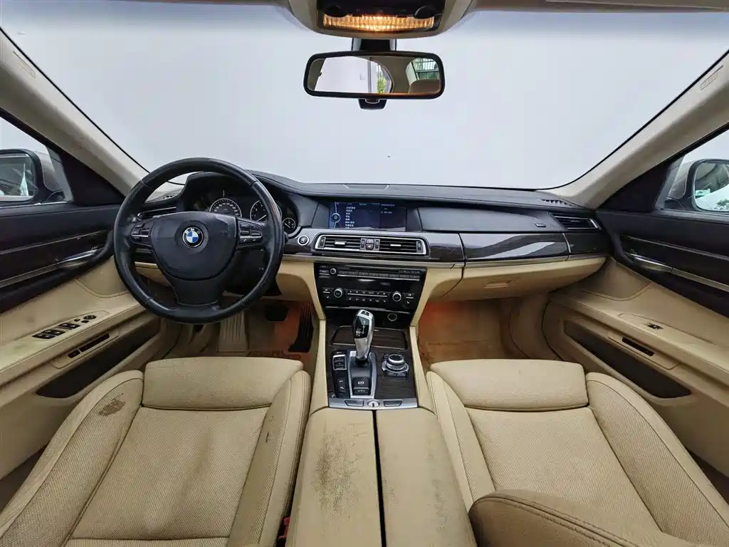 BMW 7 Series 2009 740Li Luxury фото 5