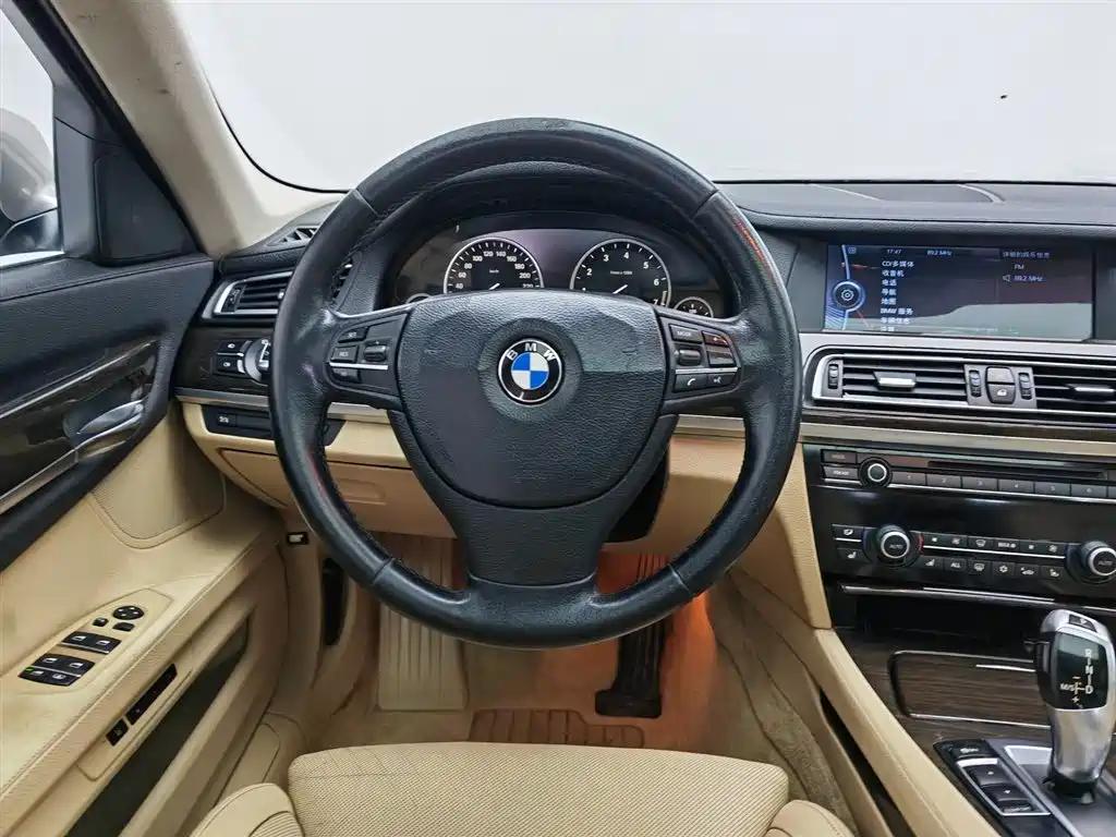 BMW 7 Series 2009 740Li Luxury фото 11