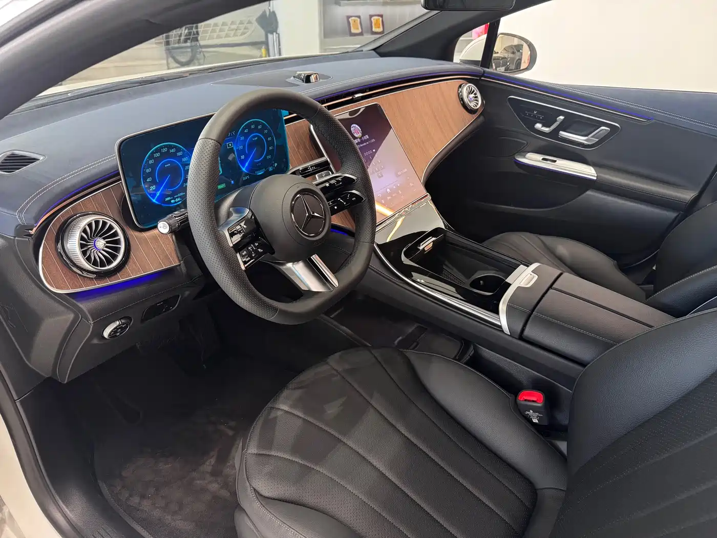 Mercedes-Benz EQE 2025 500 4MATIC Pioneer фото 10