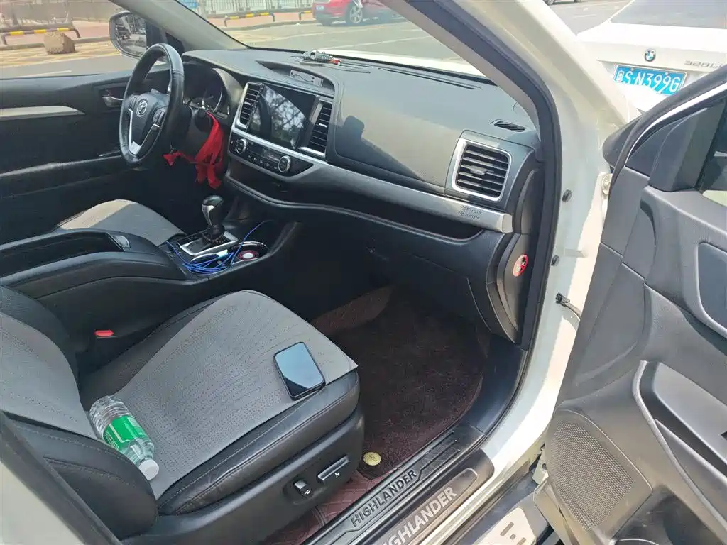 Toyota Highlander 2017 2.0T 2WD Premium 7-Seater фото 25