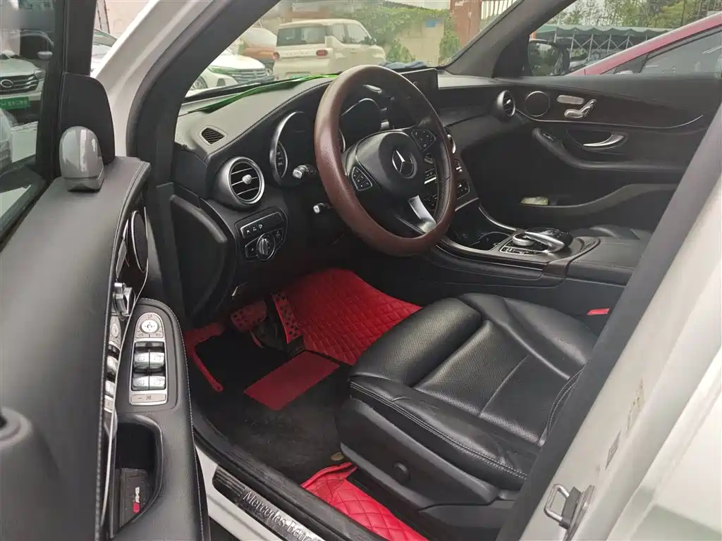Mercedes-Benz GLC 2019 GLC 260 4MATIC Luxury фото 12