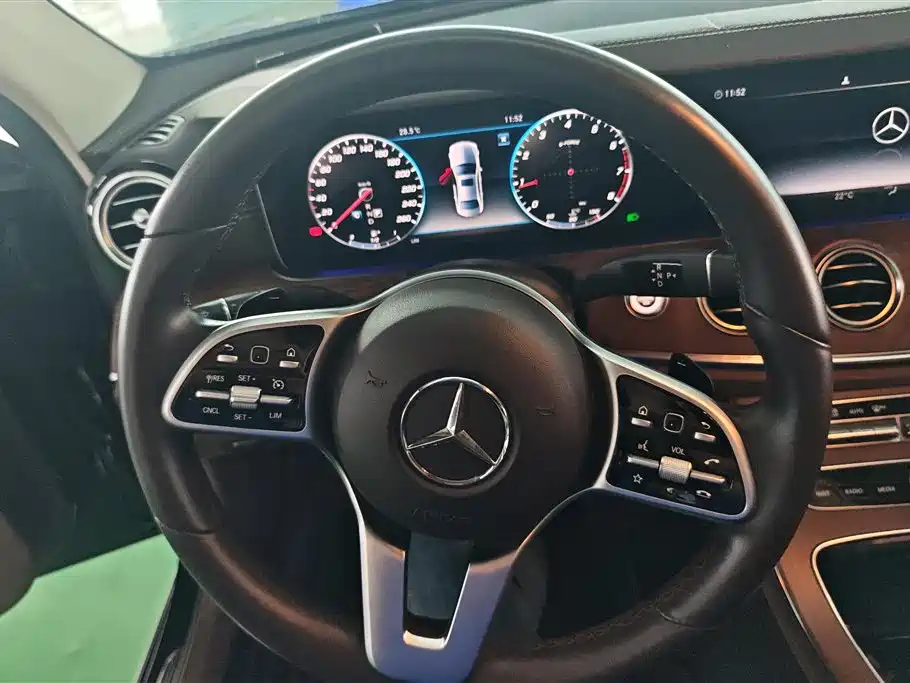 Mercedes-Benz E-Class 2020 E 300 L Luxury Model фото 15