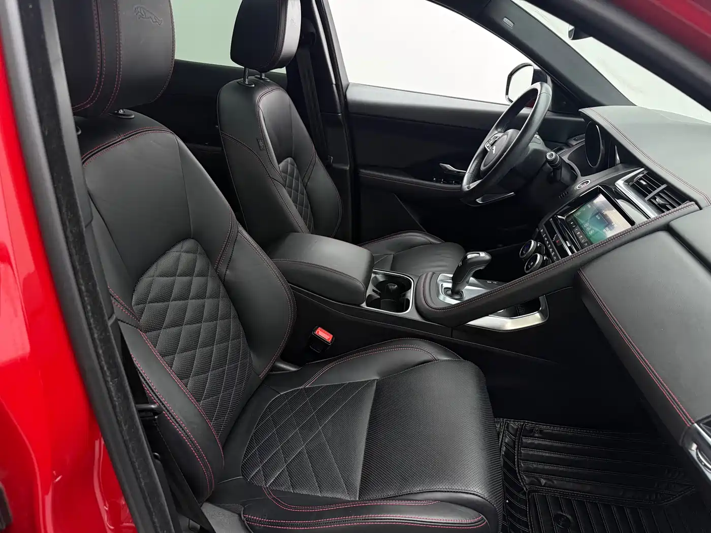 Photo 10 - Jaguar E-PACE