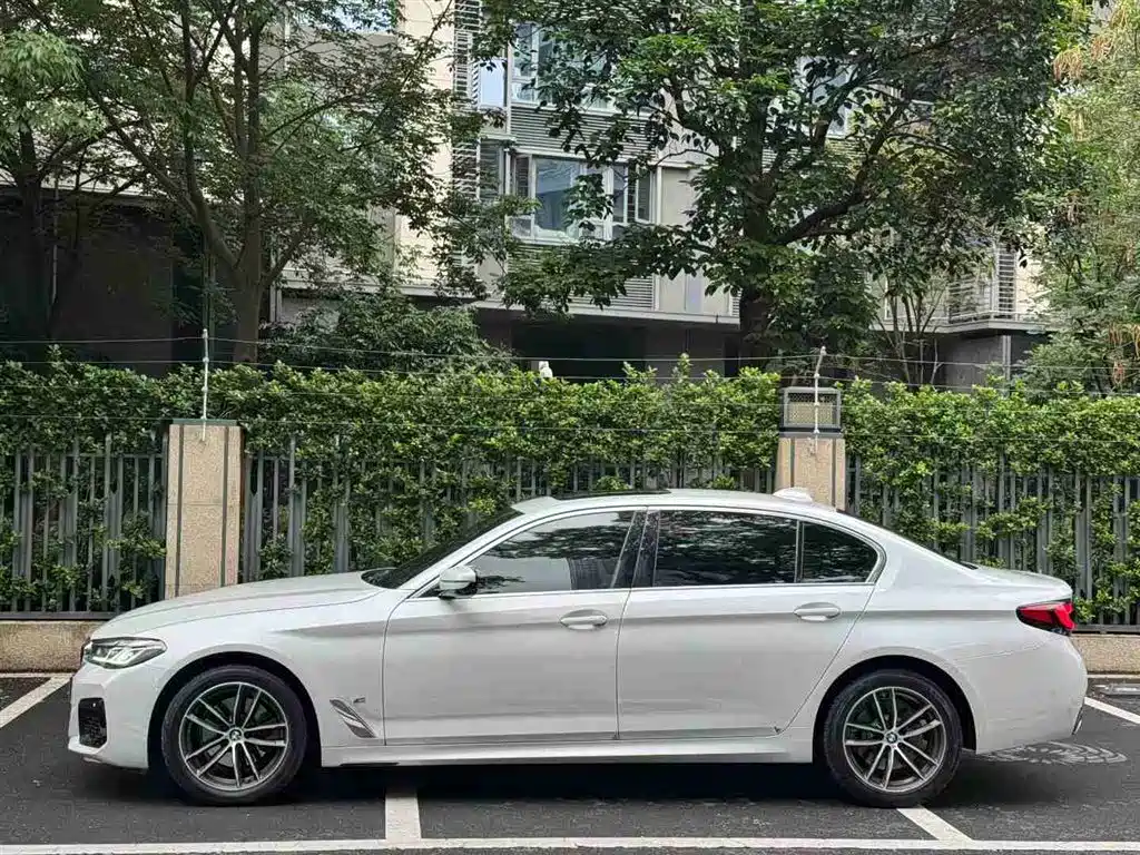 BMW 5 Series 2022 Facelift 525Li M Sport Package фото 2