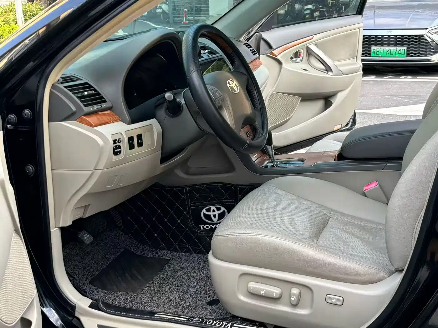 Toyota Camry 2011 200G Classic Anniversary Edition фото 5