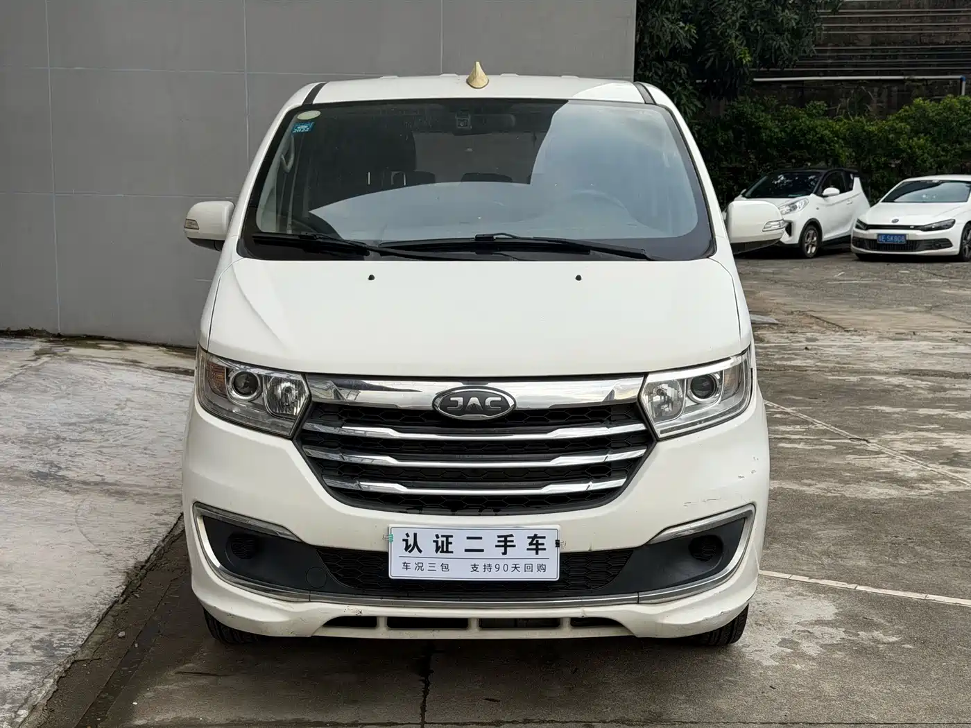 JAC Refine M3 2018 2018 IKEA Edition 1.6L Luxury