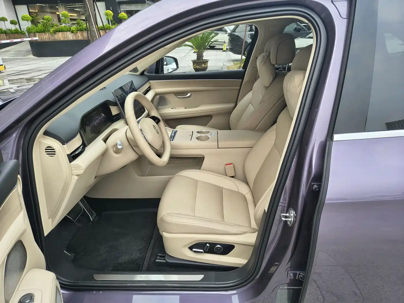 AITO Wenjie AITO M5 2025 Extended Range Ultra AWD фото 4