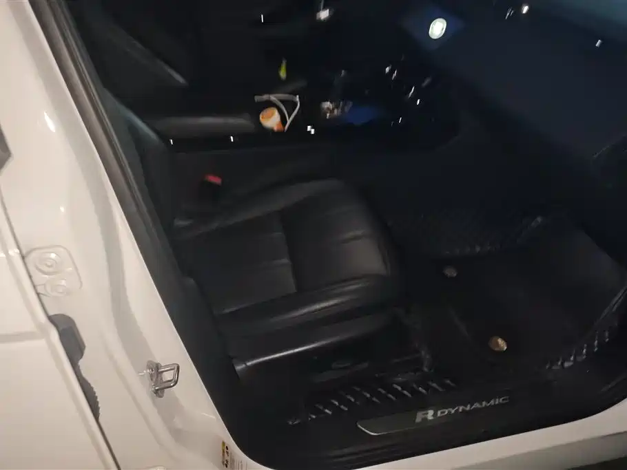 Land Rover Range Rover Evoque 2020 Model 249PS R-DYNAMIC S Gloss Black Sport Edition фото 8