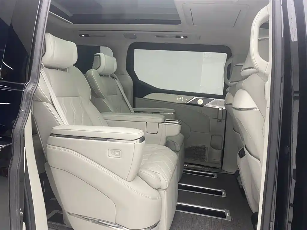 Volvo EM90 2026 2025 Ultra Six-Seater