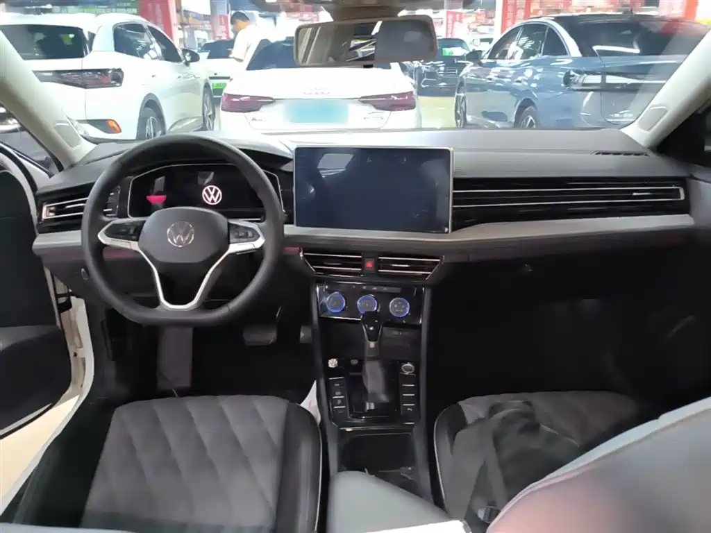 Volkswagen Sagitar 2025 300TSI DSG Surpass Edition фото 10