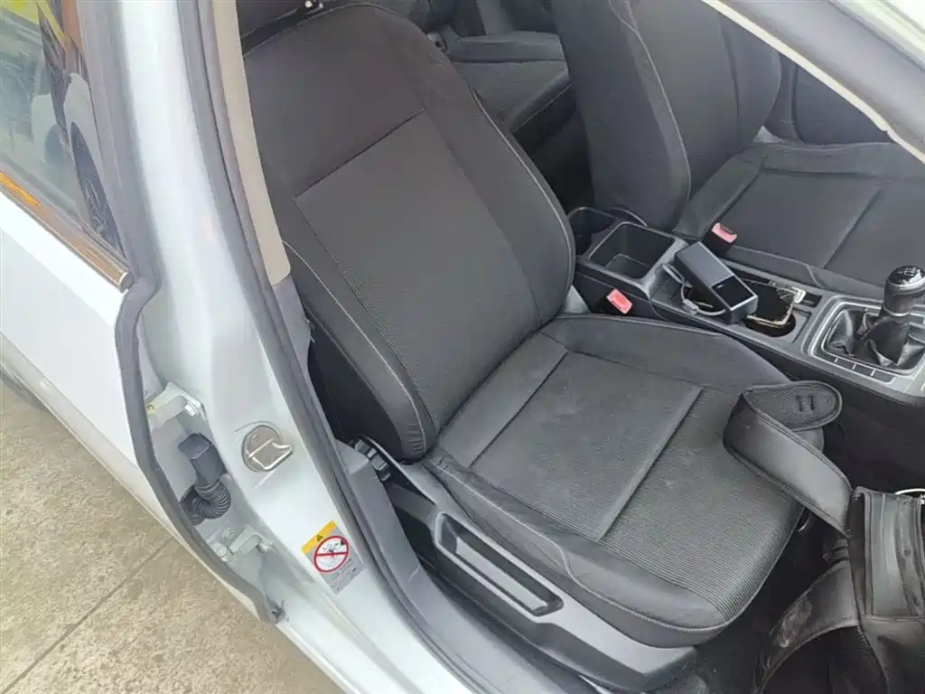 Volkswagen Golf 2015 1.6L Manual Fashion фото 25