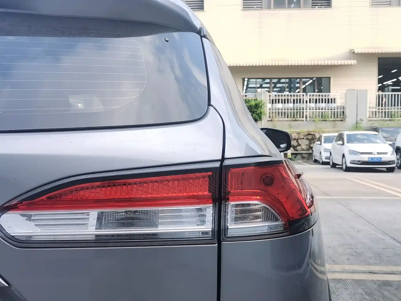 Toyota Corolla Cross 2023 Hybrid 2.0L Pioneer Edition фото 7