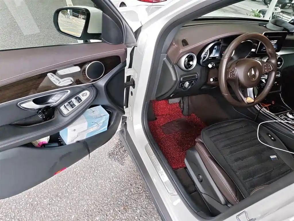 Mercedes-Benz GLC 2019 GLC 260 L 4MATIC Dynamic фото 17