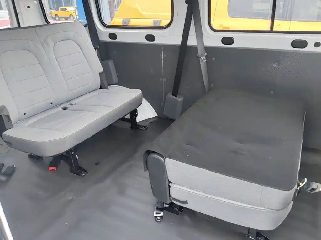 Wuling Motors Wuling Yangguang 2025 2024 300KM Comfort Bus Version 75kW