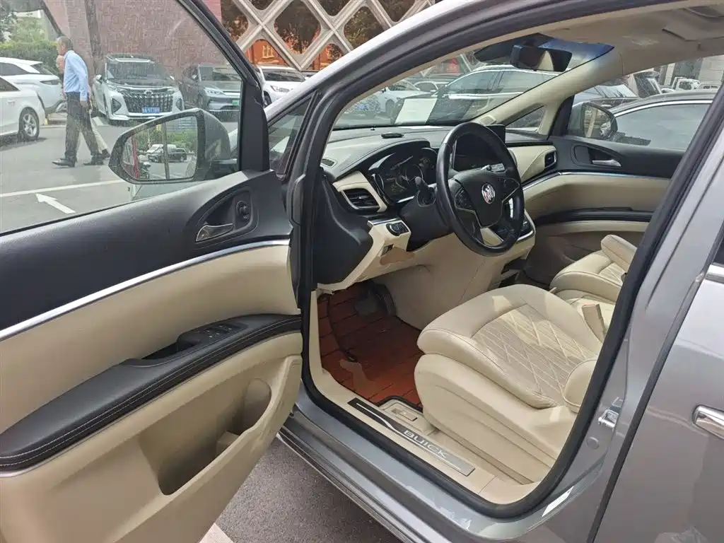 BUICK GL8