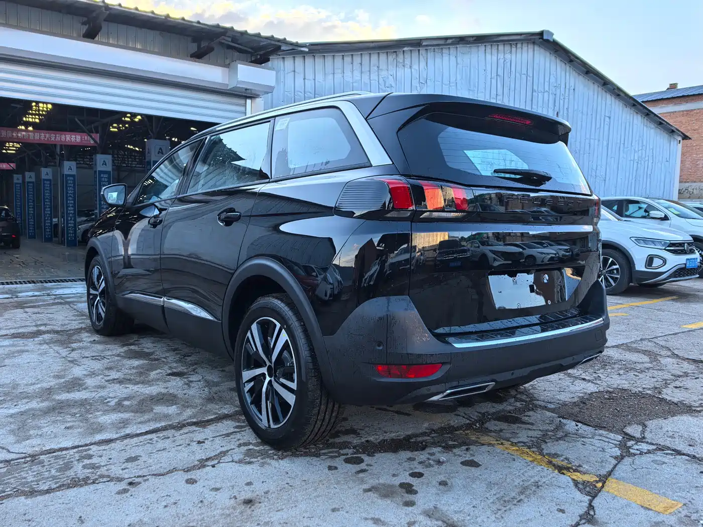 PEUGEOT 5008