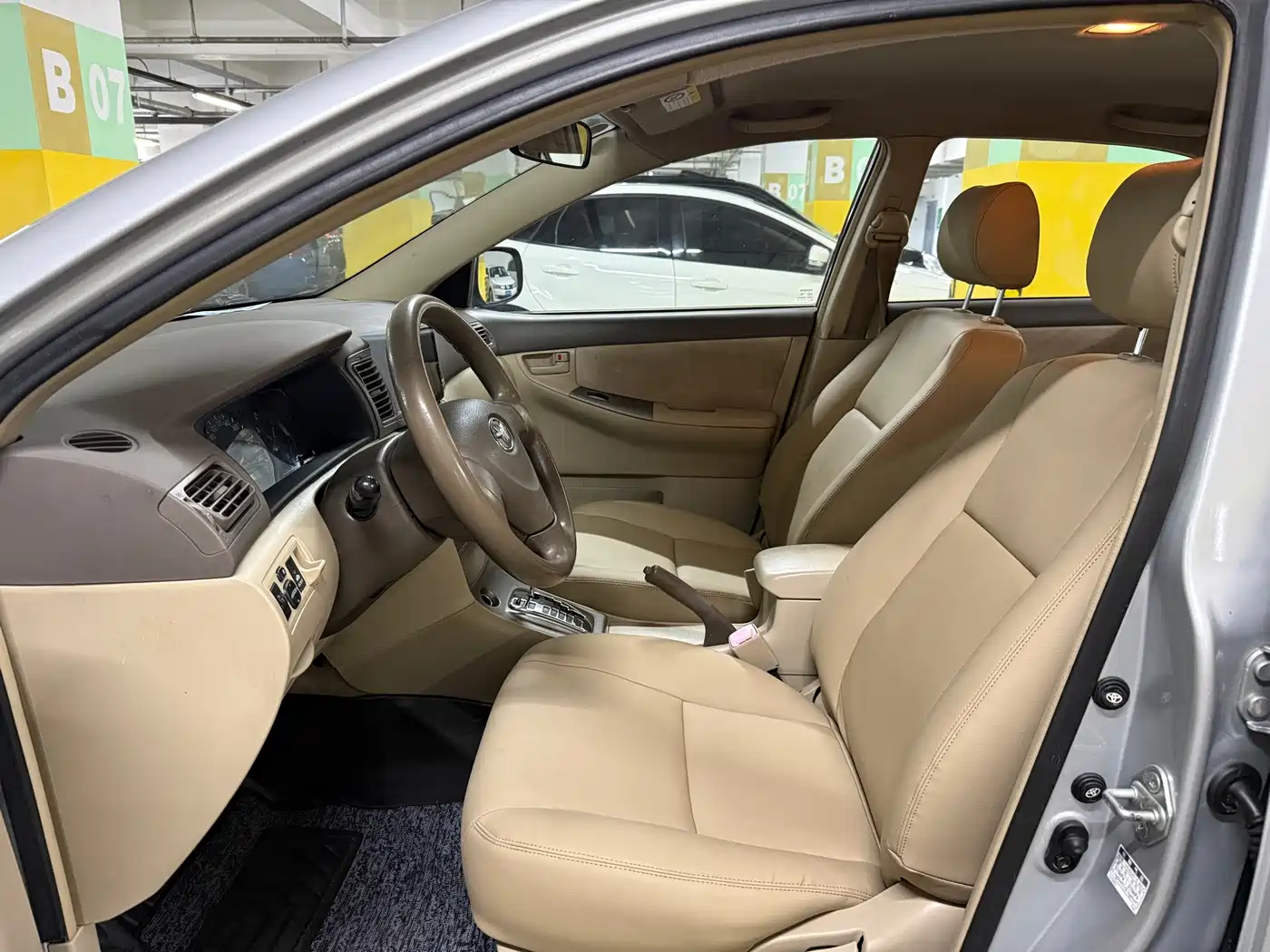 Toyota Corolla 2011 1.6L Automatic Classic Edition фото 8