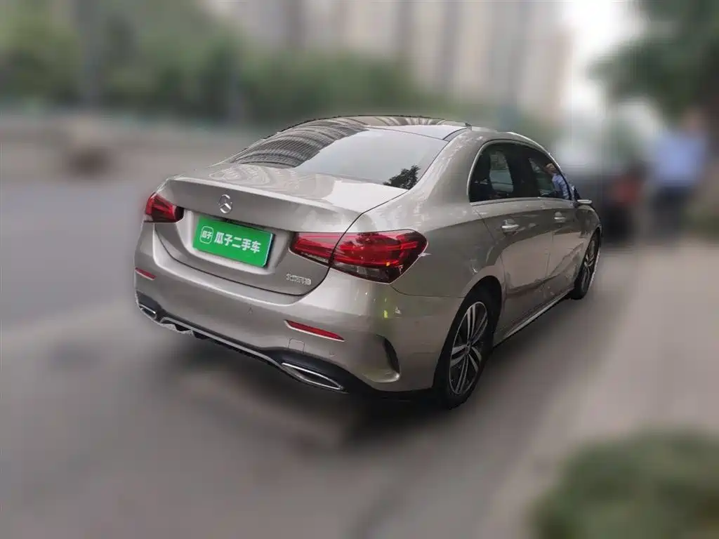 Mercedes-Benz A-Class 2019 A 180 L Sport Sedan фото 4