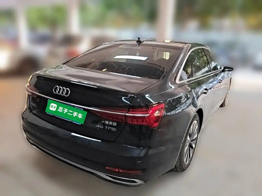Фото 10 - Audi A6L