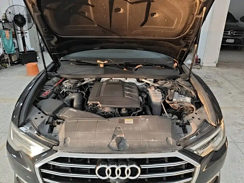 Фото 25 - Audi A6L