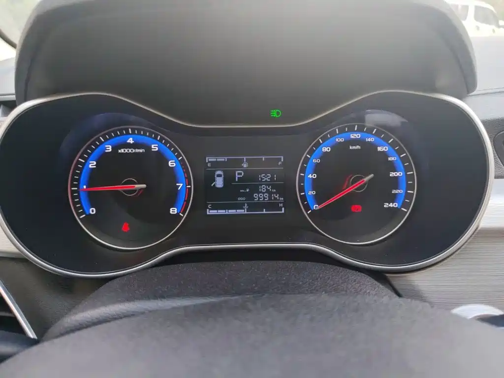 Фото 12 - Geely Vision