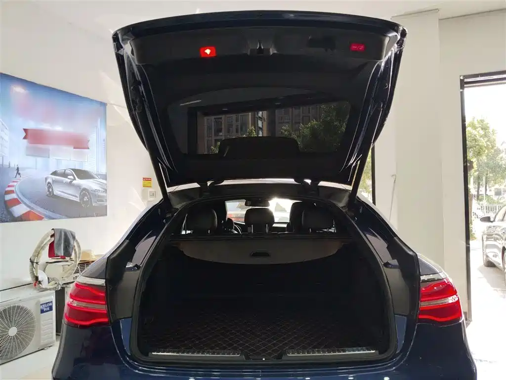 Mercedes-Benz GLC Coupe 2017 GLC 260 4MATIC Coupe SUV фото 19