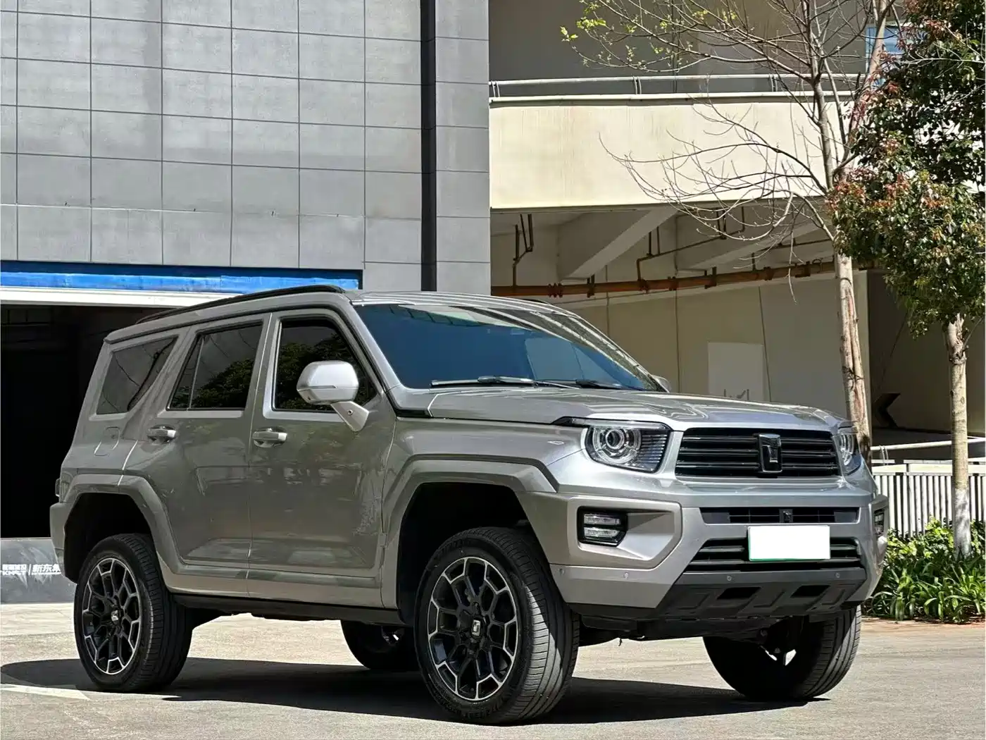 TANK TANK 700 NEW ENERGY