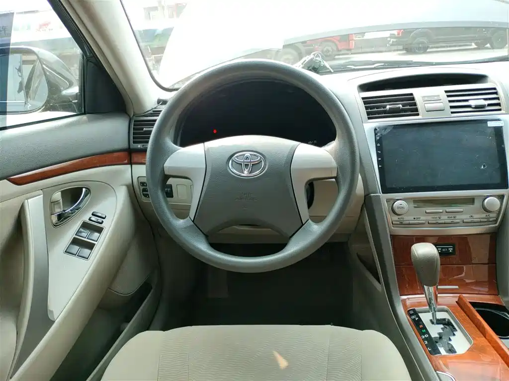 Toyota Camry 2013 200E Classic Elite Edition фото 8
