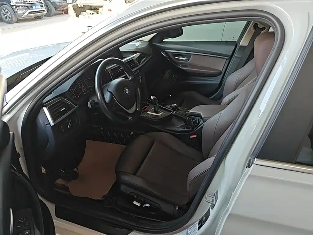 BMW 3 Series 2018 320Li Fashion Style фото 16