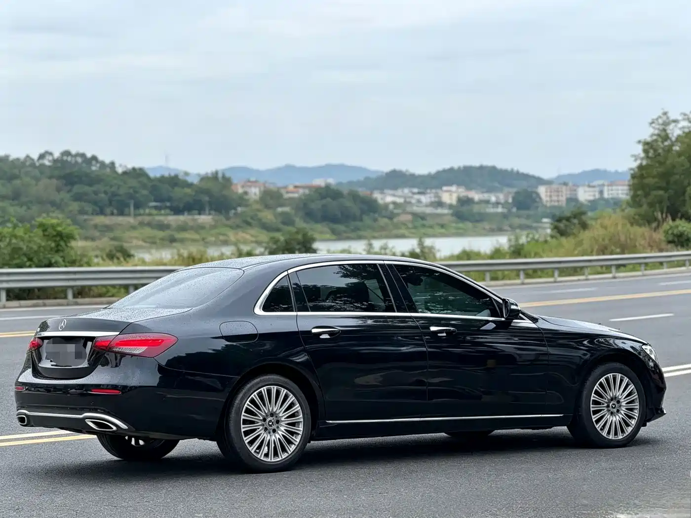 Mercedes-Benz E-Class 2021 E 300 L Fashion фото 7