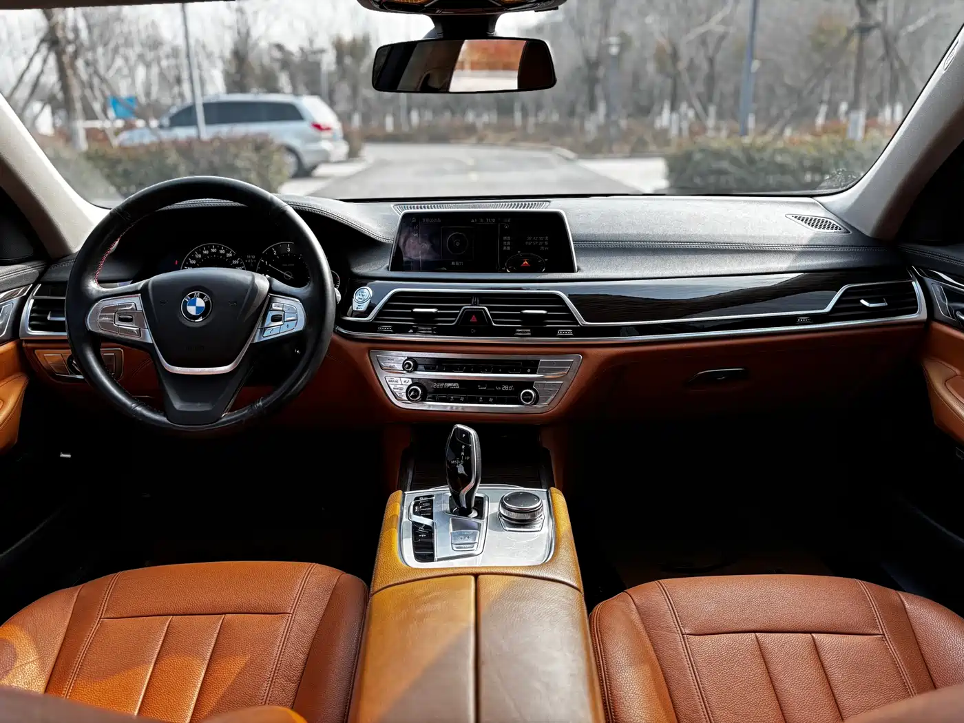 BMW 7 Series 2017 730Li Leading Edition фото 6
