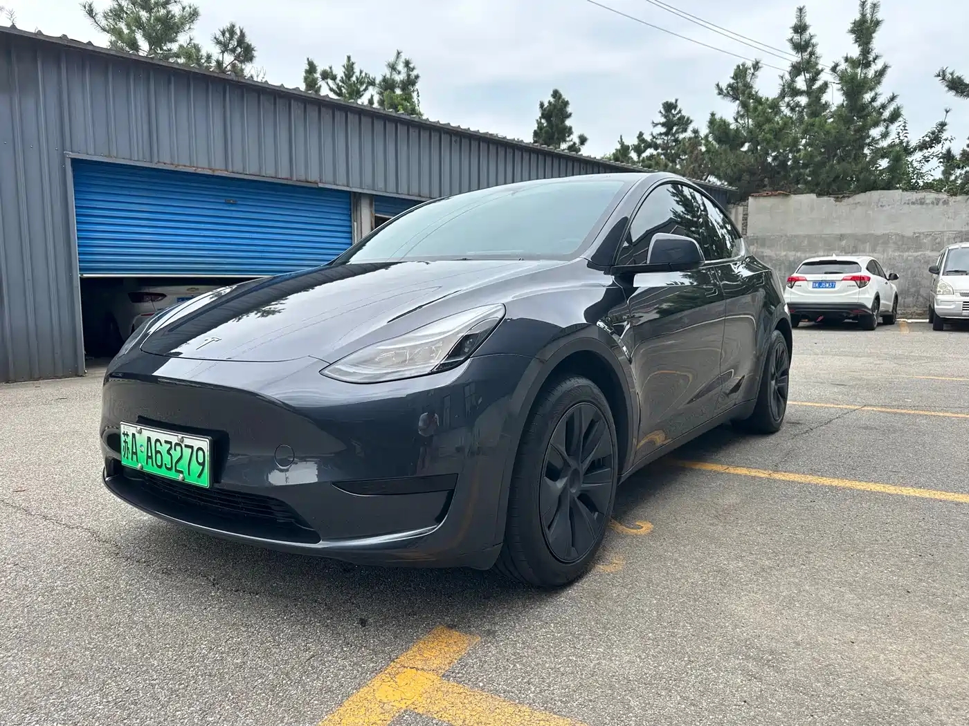 Tesla Model Y 2024