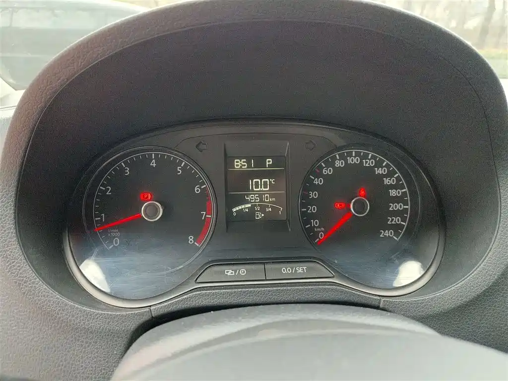 Volkswagen Polo 2016 1.4L Automatic Trend фото 12