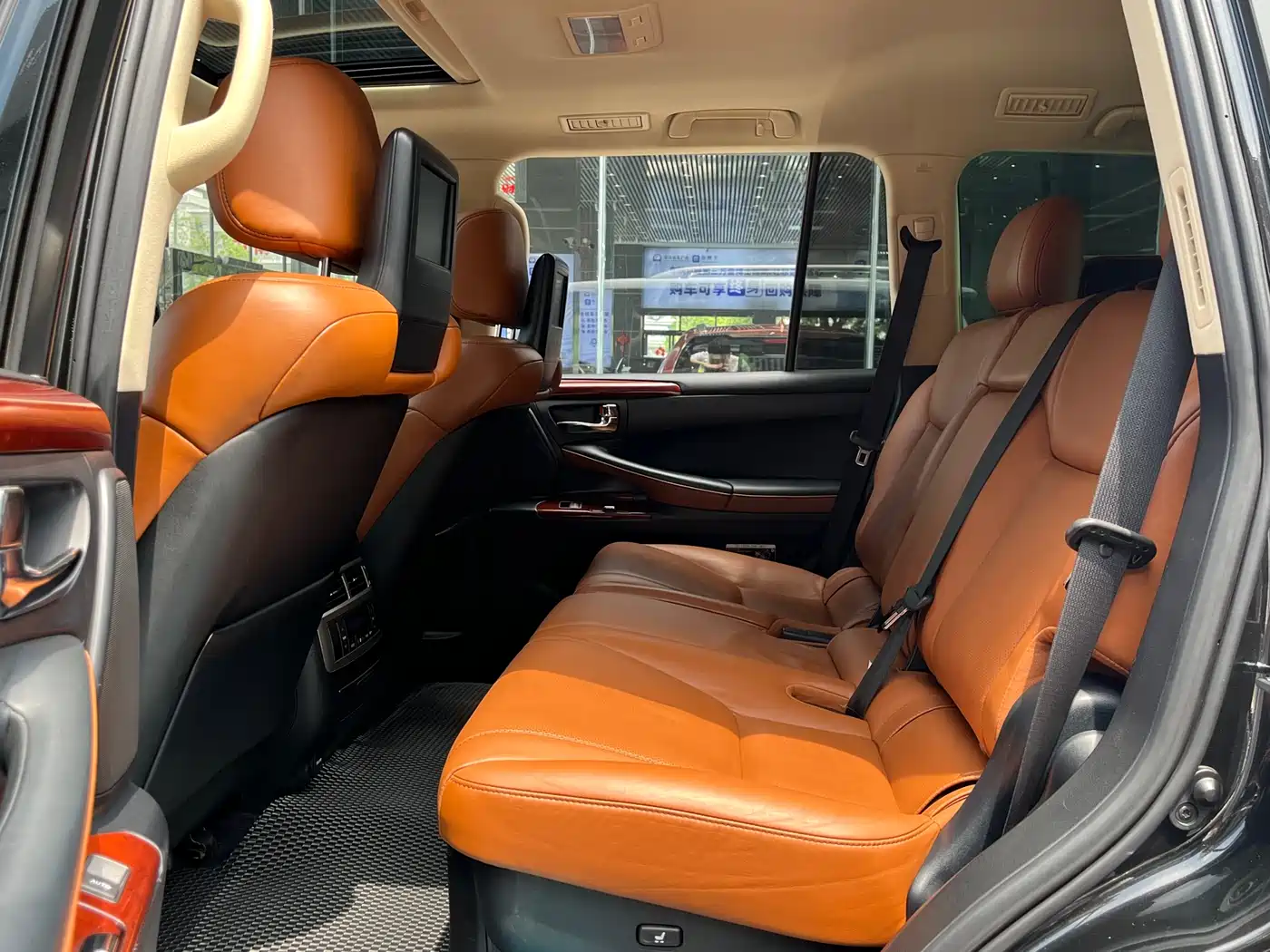 Lexus LX фото 6