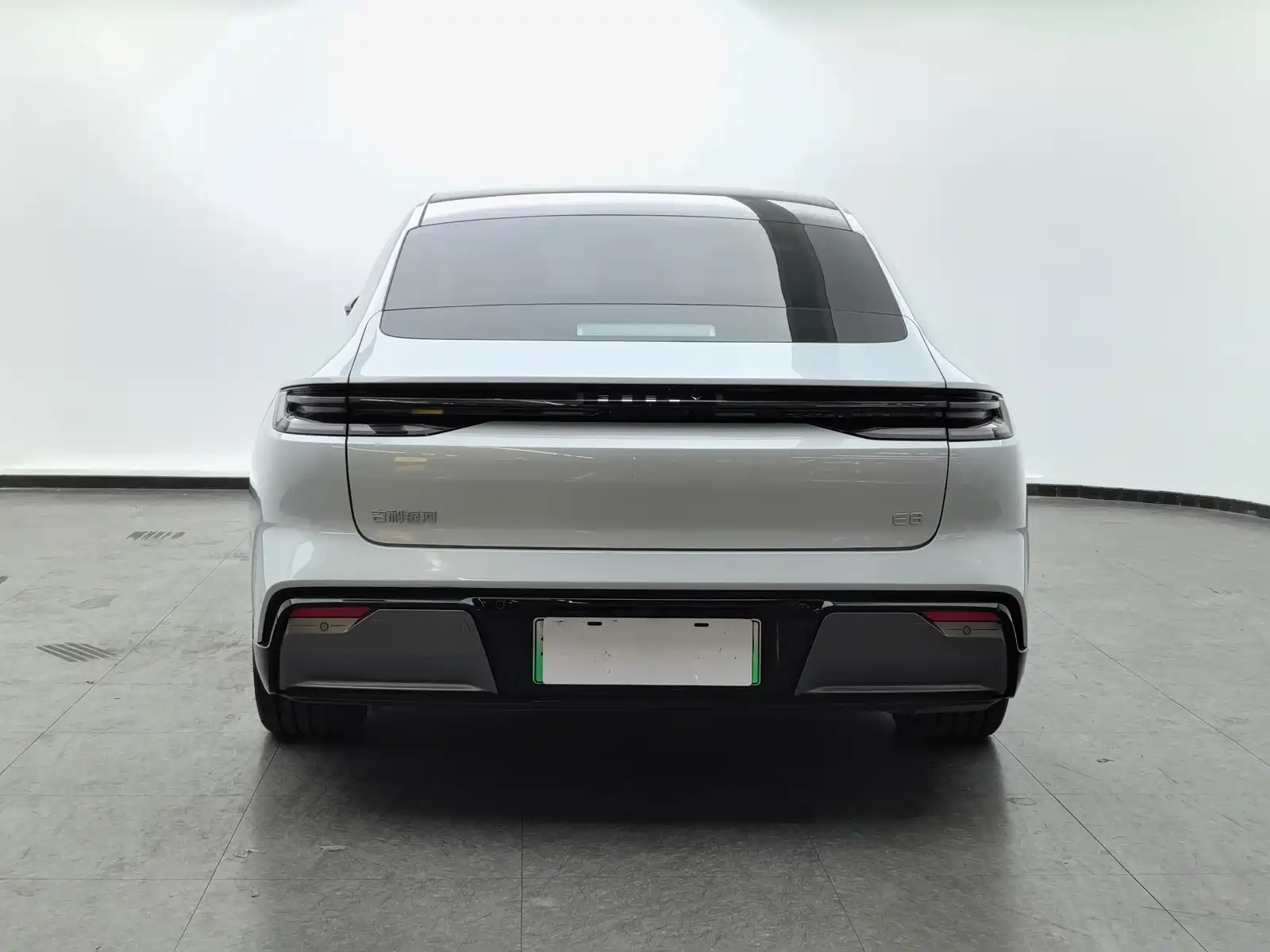 Фото 5 - Geely Galaxy Galaxy E8