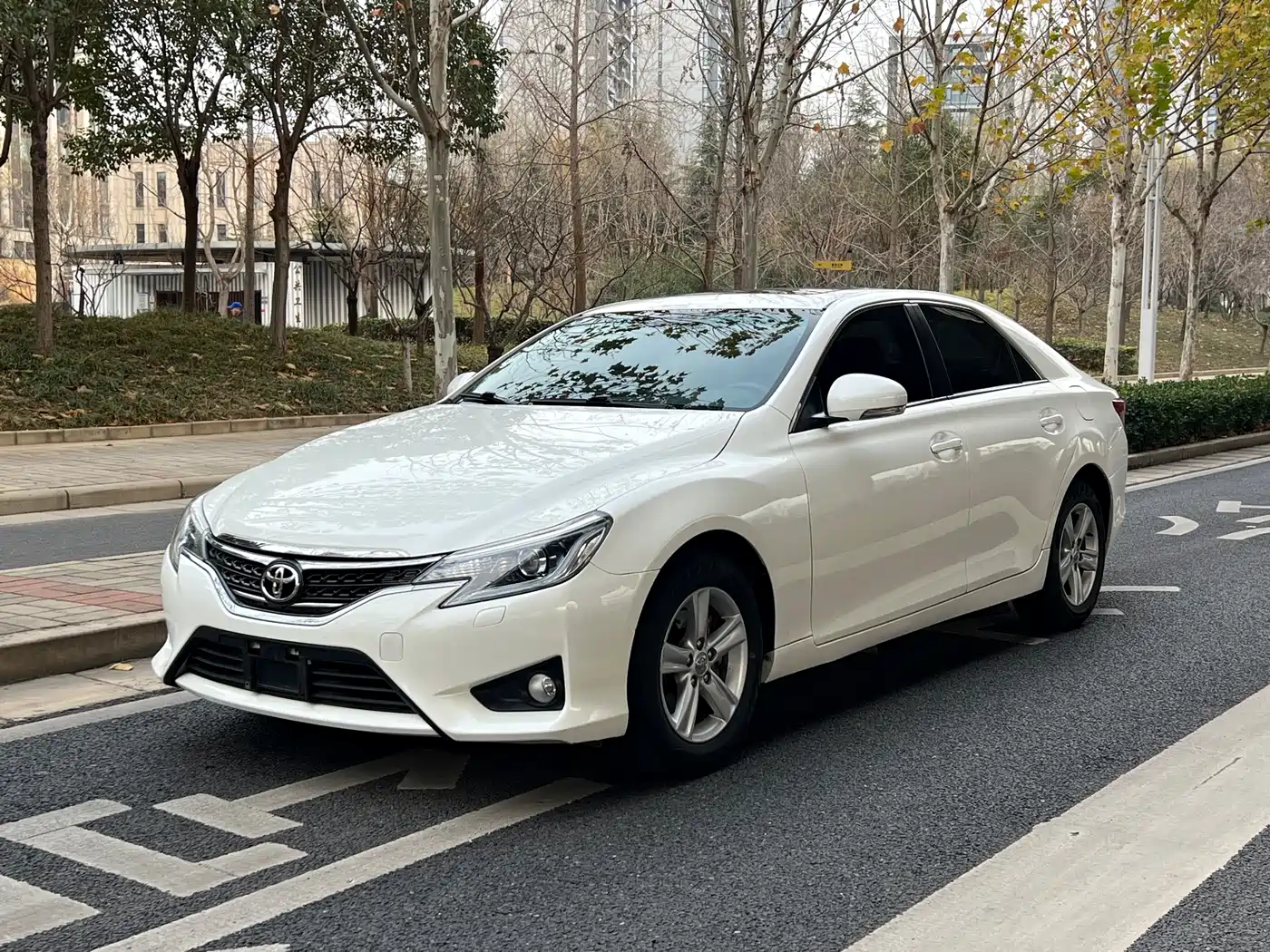Toyota Reiz 2013 2.5V Elite Edition фото 3