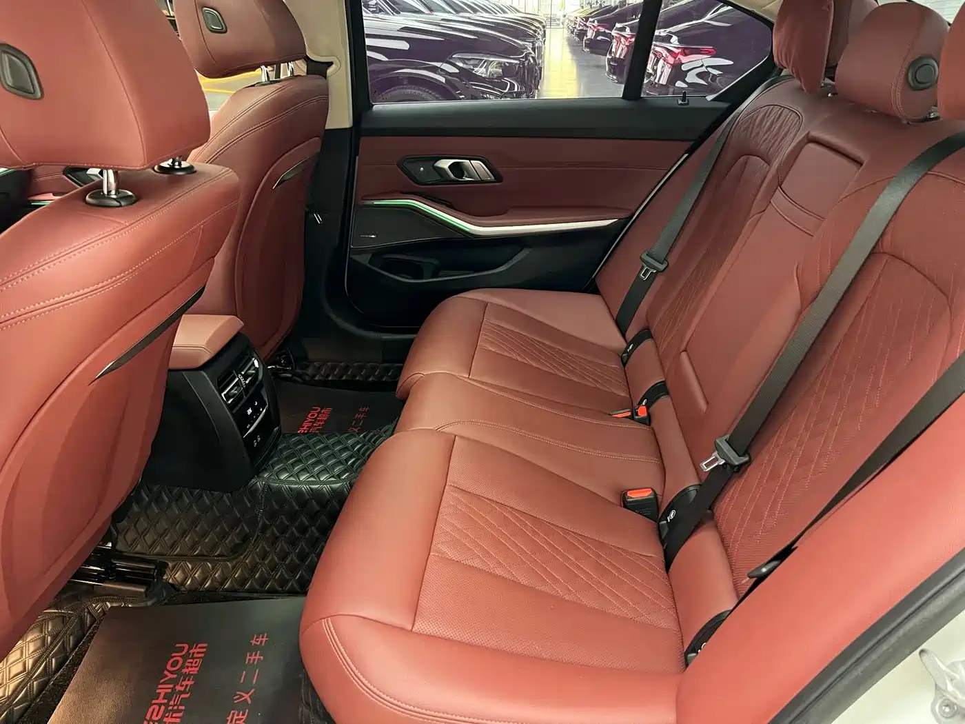 BMW 3 Series 2024 325Li M Sport Shadowline Package фото 10
