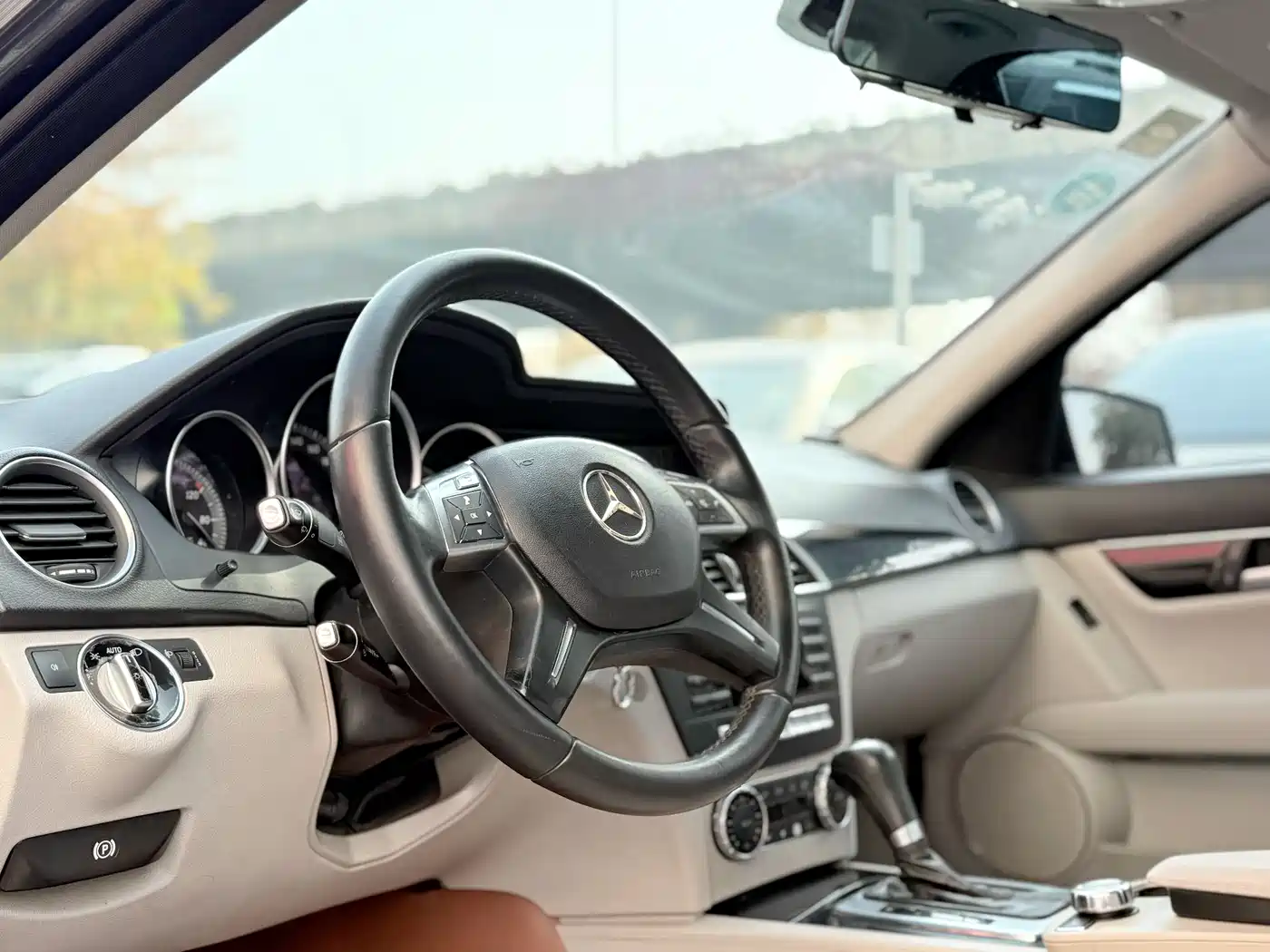 Mercedes-Benz C-Class 2013 C 180 Classic Grand Edition фото 11
