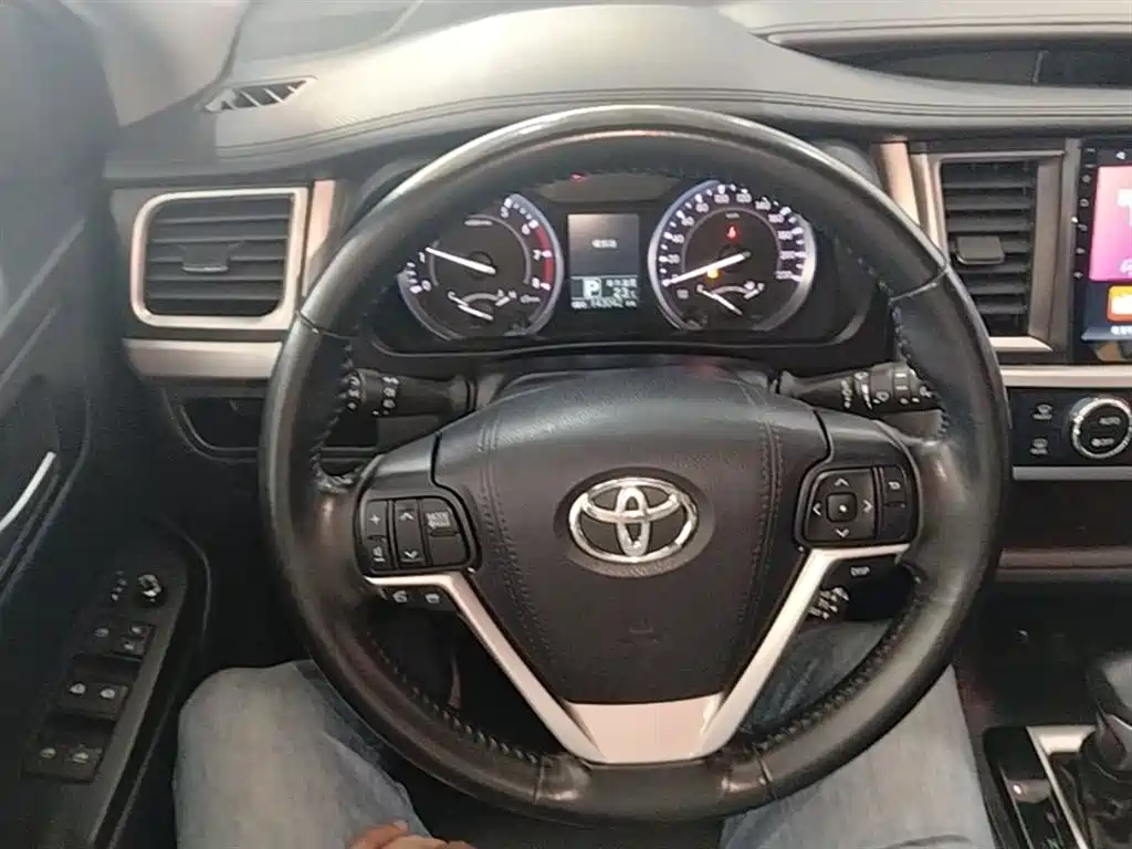 Toyota Highlander 2017 2.0T 2WD Premium 7-Seater фото 7