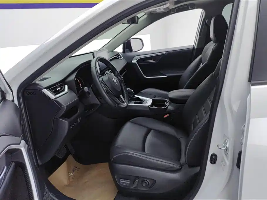 Toyota RAV4 Rongfang 2022 2.0L CVT 2WD Trend Plus Edition фото 9