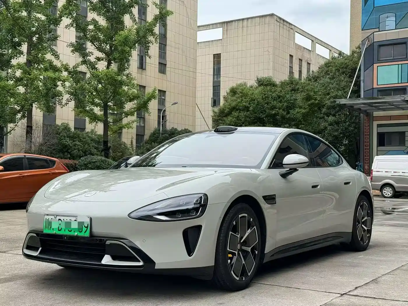 Xiaomi SU7 2024
