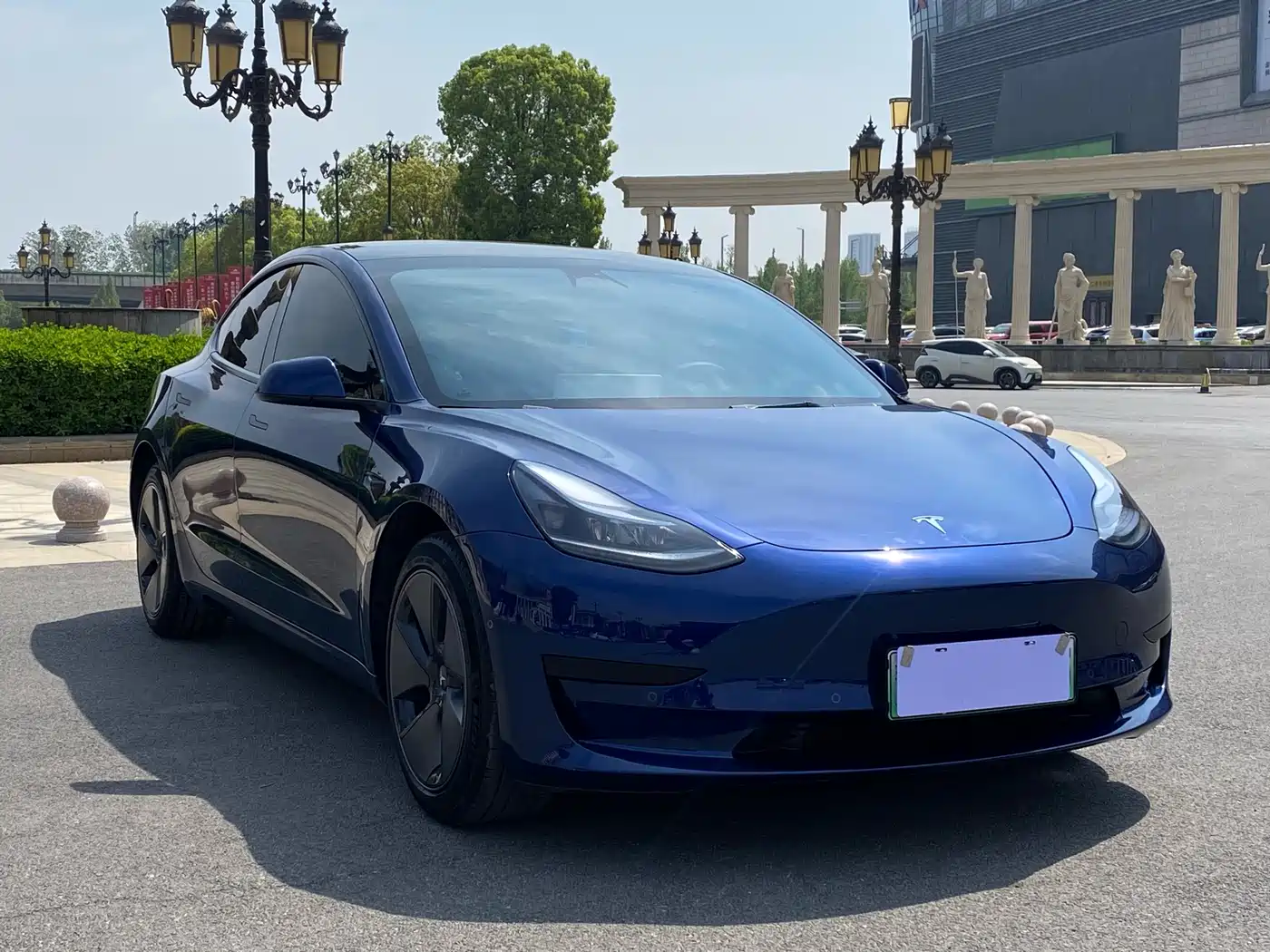 TESLA MODEL 3